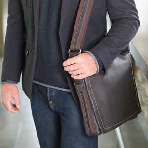 Levenger Bomber Jacket Laptop Messanger